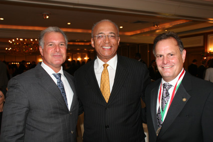CLA past-president Gregory Cerchione (left), mayoral candidate Bill Thompson (center), and past-president Gregory LaSpina.
