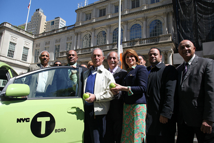 bloomberg%20introduces%20new%20green%20taxi.jpg
