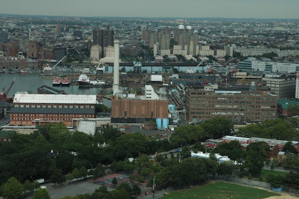 DSC_4303_View_of_the_Brooklyn_Navy_Yard_from_the_Roof_of_the_Oro.jpg