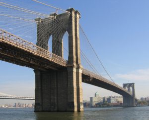 b_Brooklyn_Bridge_wikipedia.jpg