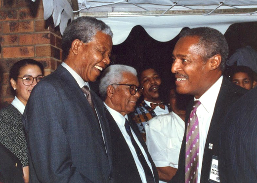 b_Mandela_and_RevDaughtry_1990.jpg