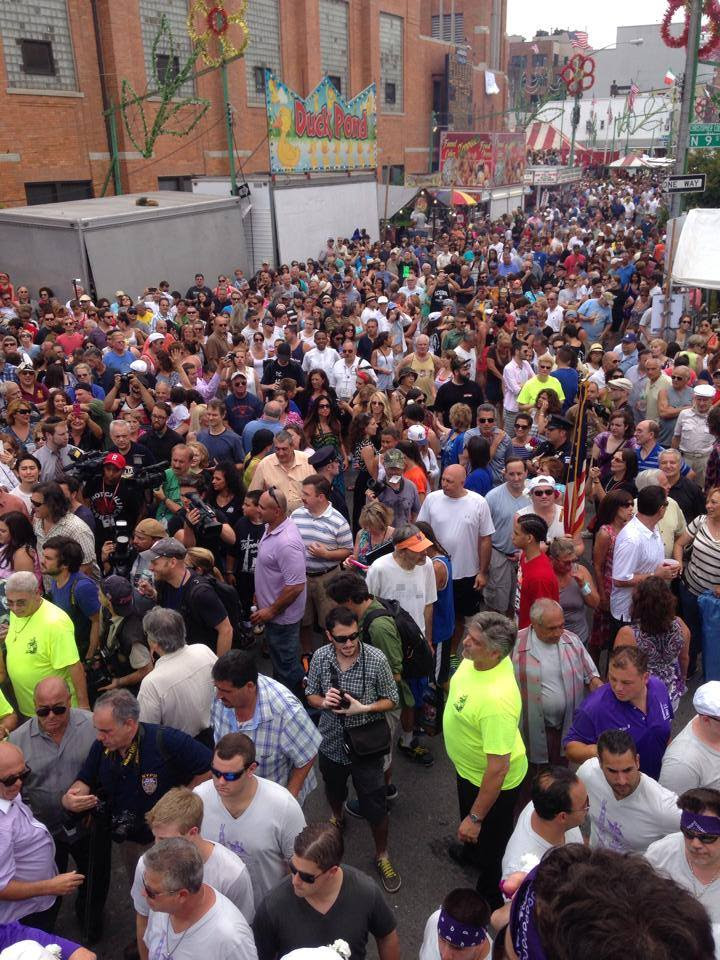 Crowd gathers at Giglio feast, Williamsburg