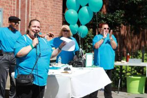 Kim Henry speaks at walk for ovarian cancer cure