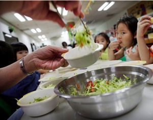 The NYC Health Department wants parents to pack fruits and veggies for their kids this school year. AP photo