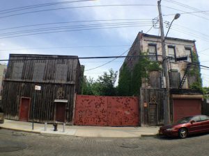 Red Hook eye candy: 185 and 189 Conover St. Eagle photos by Lore Croghan