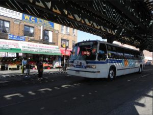 The B1 bus travels up 86th Street in Bensonhurst. Eagle photo by Paula Katinas