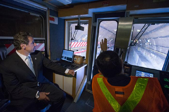 Gov. Cuomo tours the newly-repaired Montague R train tunnel. Photo courtesy of the Governor's Office