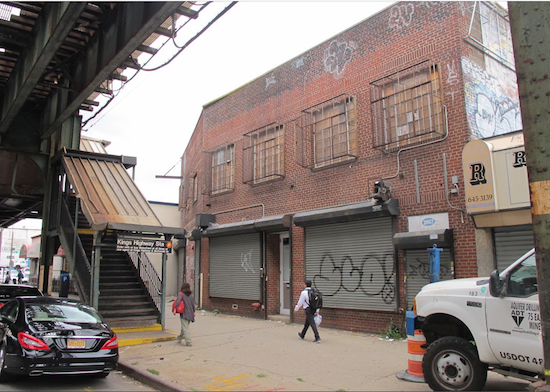 The proposed business sits at the foot of the Kings Highway F train station. Photos by Matthew Taub