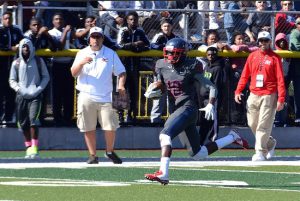 Kefa Cort scored two touchdowns as Erasmus Hall upset Lincoln High School 18-16 and ended its 17-game winning streak on Sunday.
