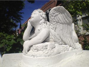 Pretty Little Angel Eyes (remember the Curtis Lee song?) on Bliss Terrace in Bay Ridge. Eagle photos by Lore Croghan