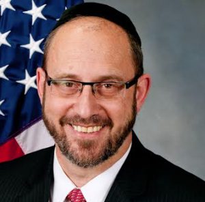 State Sen. Simcha Felder says the fair will provide residents a chance to meet officials from important agencies. Photo courtesy Felder’s office