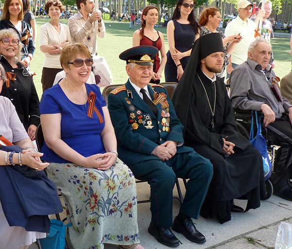 Both Russian and U.S. veterans attended the commemoration in Cadman Plaza Park in Downtown Brooklyn. Photo by Mary Frost