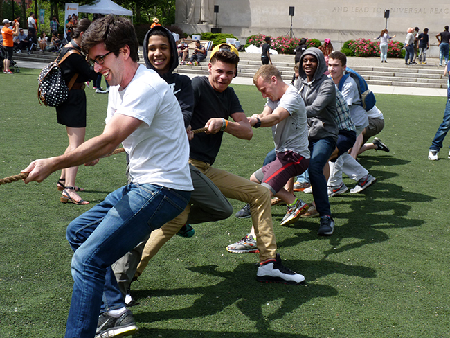 High school students and their mentors celebrated a year of successful “iMentoring” on Saturday with games, lunch, and fun activities like tug-of-war in Cadman Plaza Park in Downtown Brooklyn. Photo by Mary Frost