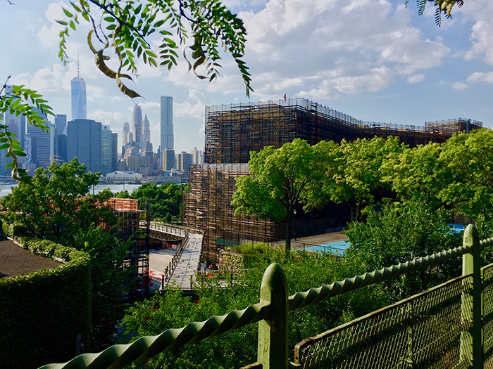 Members of the group Save The View Now hope to block Starwood’s 1 Hotel liquor license application. The hotel is part of the Pierhouse complex, shown here rising above Brooklyn Bridge Park. Eagle photo by Kevin Jones