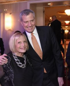 Outgoing Maimonides CEO and Gala honoree Pam Brier with NYC Mayor Bill de Blasio. Eagle photos by Andy Katz