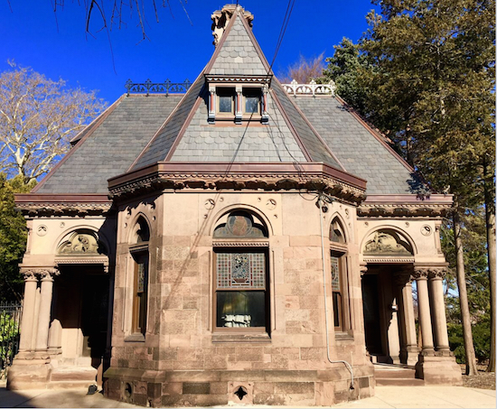 The Fort Hamilton Parkway Gatehouse Cottage is one of three Green-Wood Cemetery buildings up for landmarking. Eagle photos by Lore Croghan