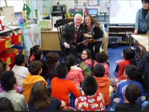 Two special guests, state Sen. Marty Golden and CEC 20 President Laurie Windsor, enjoyed reading Dr. Seuss books aloud to kids. Photo courtesy of Stefanie Meola