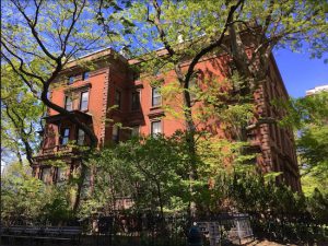 This is 3 Pierrepont Place, which overlooks the Promenade in Brooklyn Heights. Eagle file photo by Lore Croghan