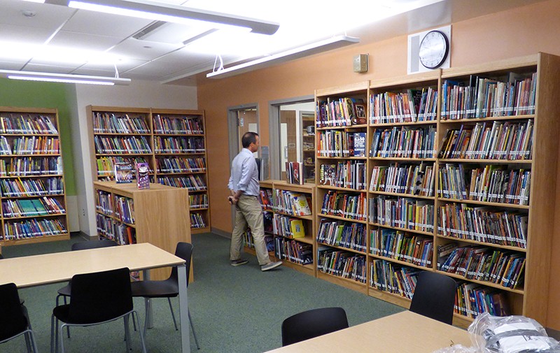 The library at the new Dock Street School.