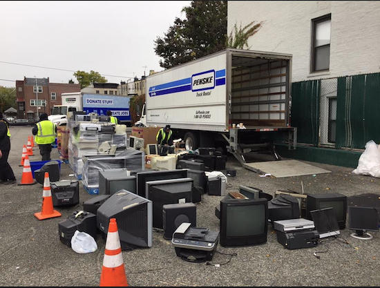 Residents brought electronic items to the recycling event in Bay Ridge. Photo courtesy of state Sen. Marty Golden’s office