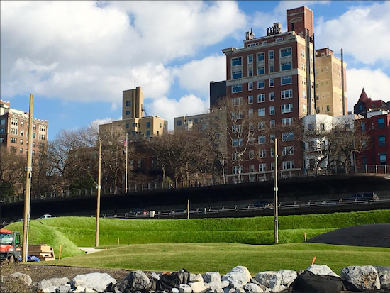 A fine green lawn is part of the new landscaping that's being created in Brooklyn Bridge Park. Eagle photos by Lore Croghan