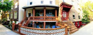 The house in the center of this panoramic photo is 111 Noble St. in Greenpoint. Eagle photo by Lore Croghan