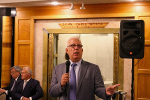 Robert Abrams, of Abrams, Fensterman, Fensterman, Eisman, Formato, Ferrara, Wolf & Carone, LLP, was the first CLE speaker of the season for the Columbian Lawyers Association of Brooklyn on Tuesday. Eagle photos by Paul Frangipane.