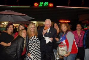 State Sen. Marty Golden proves he’s no slouch when it comes to eating pizza. The lawmaker helped Maria Campanella (fourth from left) organize the “We Love Puerto Rico” hurricane relief fundraiser at L&B Spumoni Gardens on Oct. 4. Photo courtesy of Maria Campanella