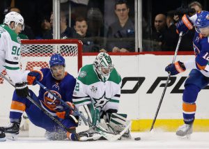 Dallas netminder Kari Lehtonen made 32 saves to post his 300th career victory in the Stars’ 5-2 victory over the Islanders at Barclays Center on Wednesday night. AP Photo by Kathy Willens