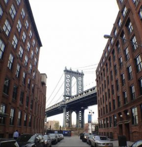 A view of the Manhattan Bridge from Washington Street. Eagle photo by Lore Croghan