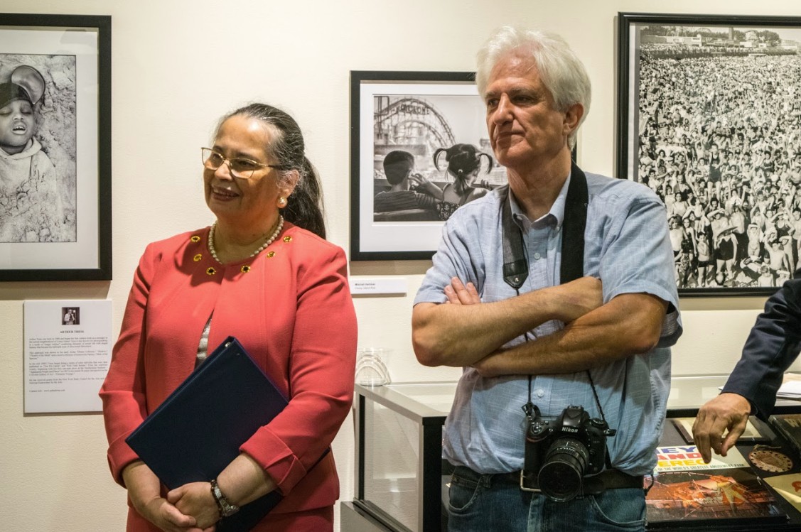 Hon. Dora Irizarry next to photographer Ken Farrell.