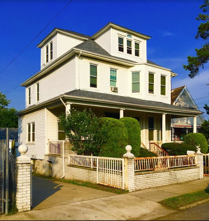 This eye-catching house is 1557 Canarsie Road.