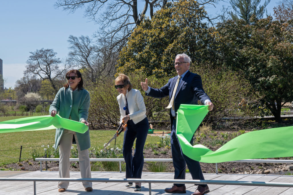 Diane Steinberg, Shelby White and Scot Medbury cut the ribbon for the Water Conservation Project. Photo by Julienne Schaer, courtesy Brooklyn Botanic Garden