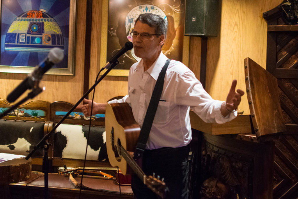 Justice Lawrence Knipel, administrative judge of the Brooklyn Supreme Court, Civil Term, will make his third public appearance playing the guitar on Tuesday at the Brooklyn Bar Association. Eagle file photo by Rob Abruzzese