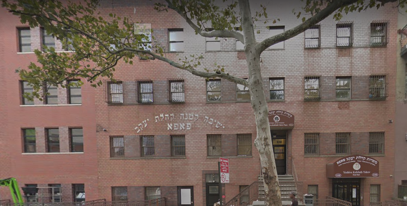 Yeshiva Kehilath Yakov Pupa in Williamsburg failed to bar unvaccinated children from attending class, Health Department officials said. Image via Google Maps