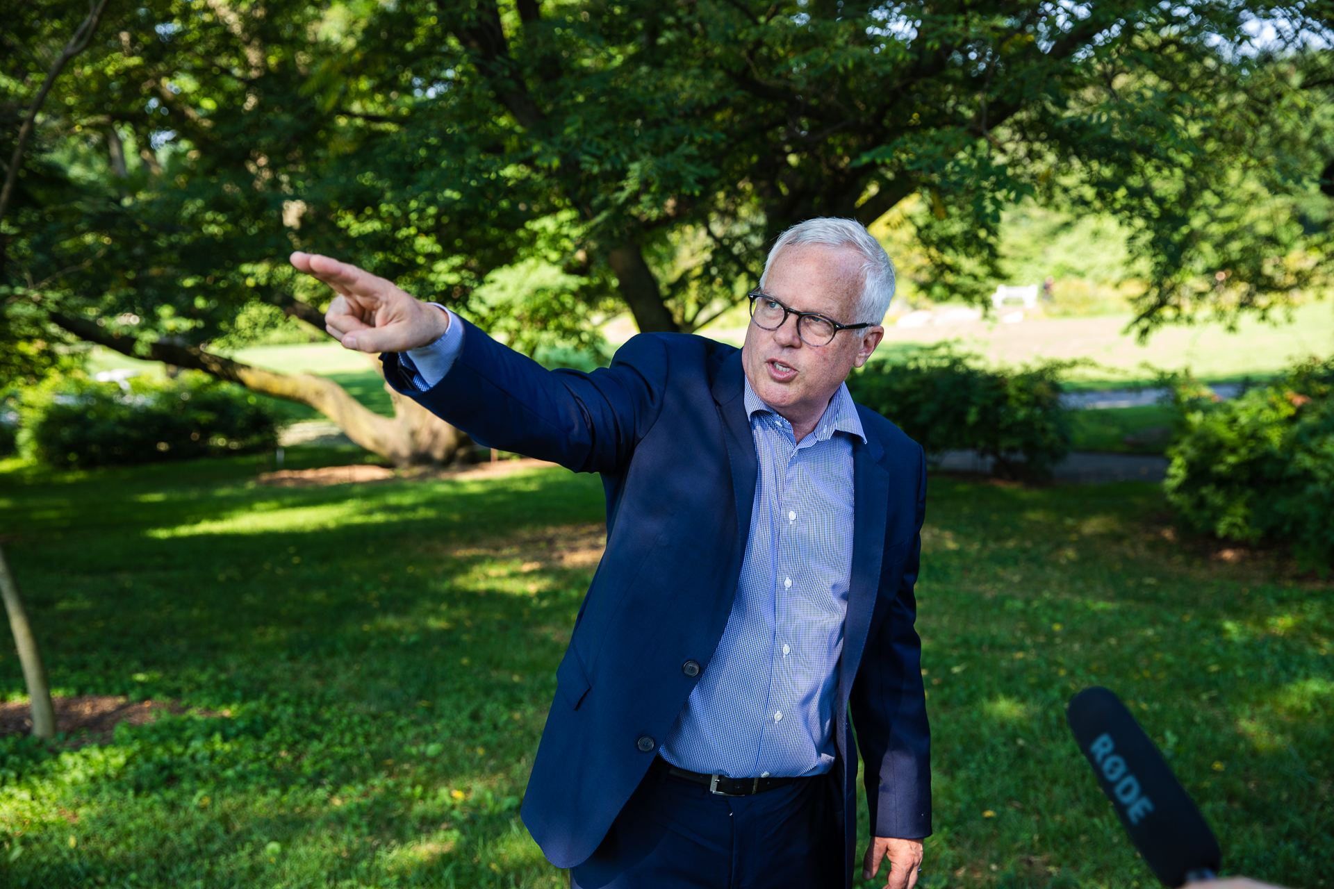 Brooklyn Botanic Garden President and CEO Scot Medbury takes reporters on a tour. Eagle photo by Paul Frangipane