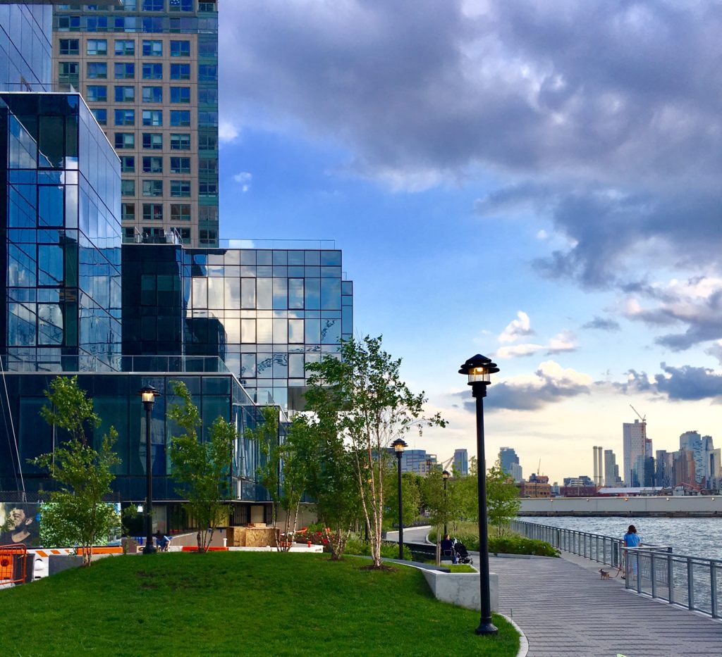 Here’s a lovely snippet of lawn behind Spitzer Enterprises’ new South Williamsburg towers. Eagle photo by Lore Croghan