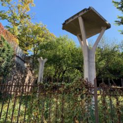 All that’s left of quirky, bouncy Squibb Bridge, which once connected Brooklyn Heights to Brooklyn Bridge Park. The bridge was demolished over this past weekend. Eagle photo by Mary Frost