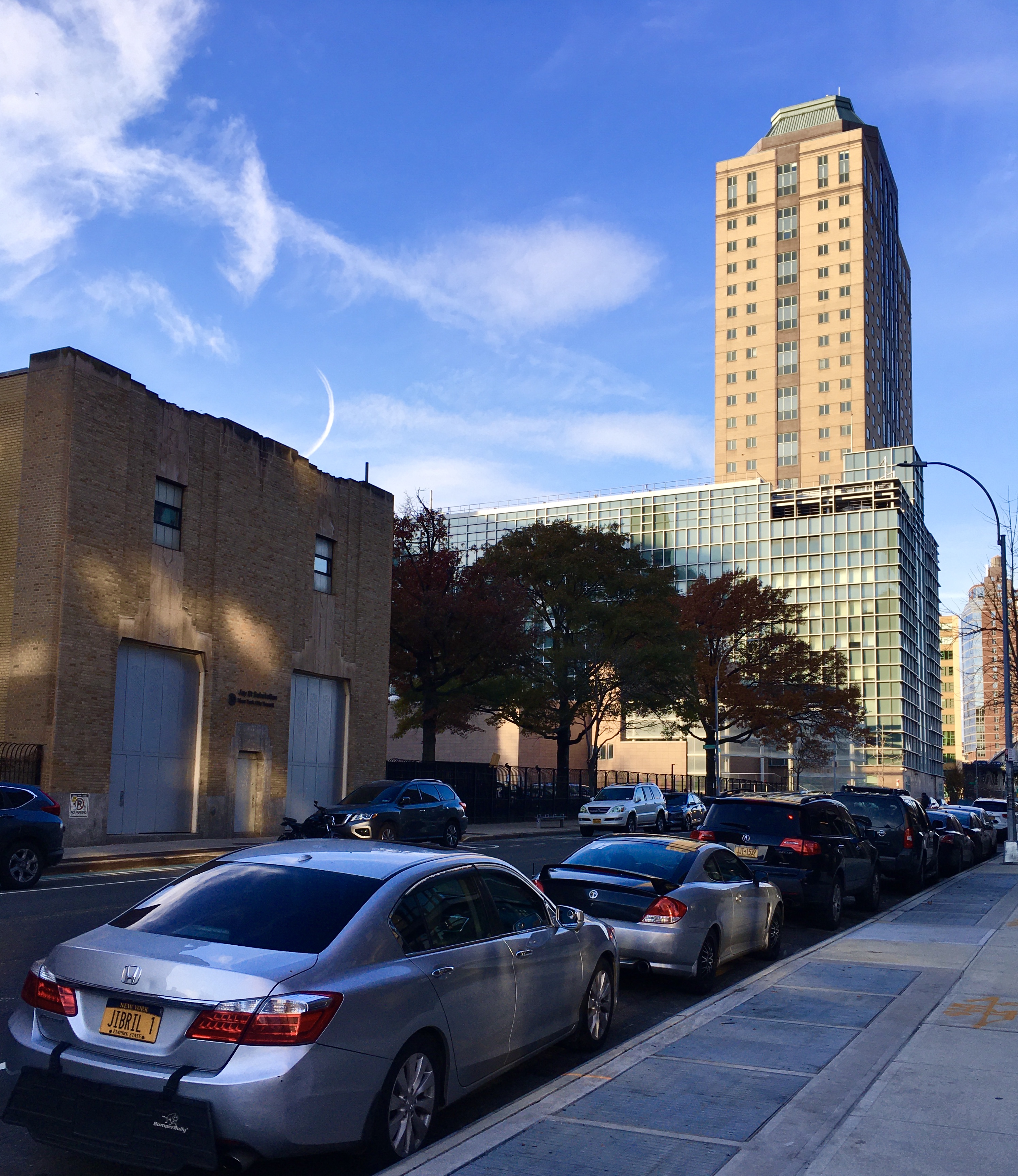 The tower at right is 90 Sands St. as seen from the intersection of Jay and Concord streets. Photo: Lore Croghan/Brooklyn Eagle