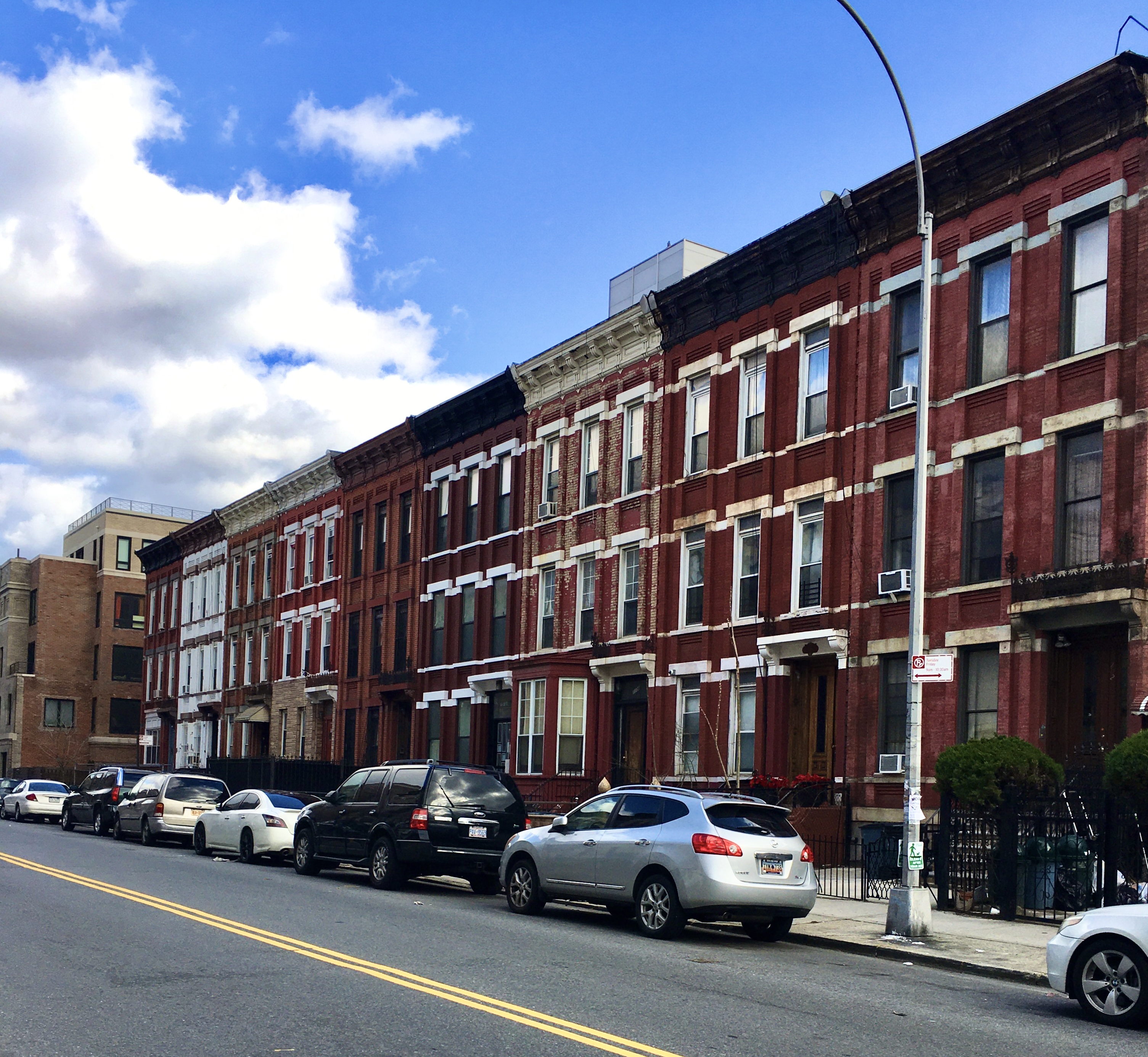 These handsome rowhouses can be found on the Gates Avenue block between Broadway and Bushwick Avenue. Photo: Lore Croghan/Brooklyn Eagle