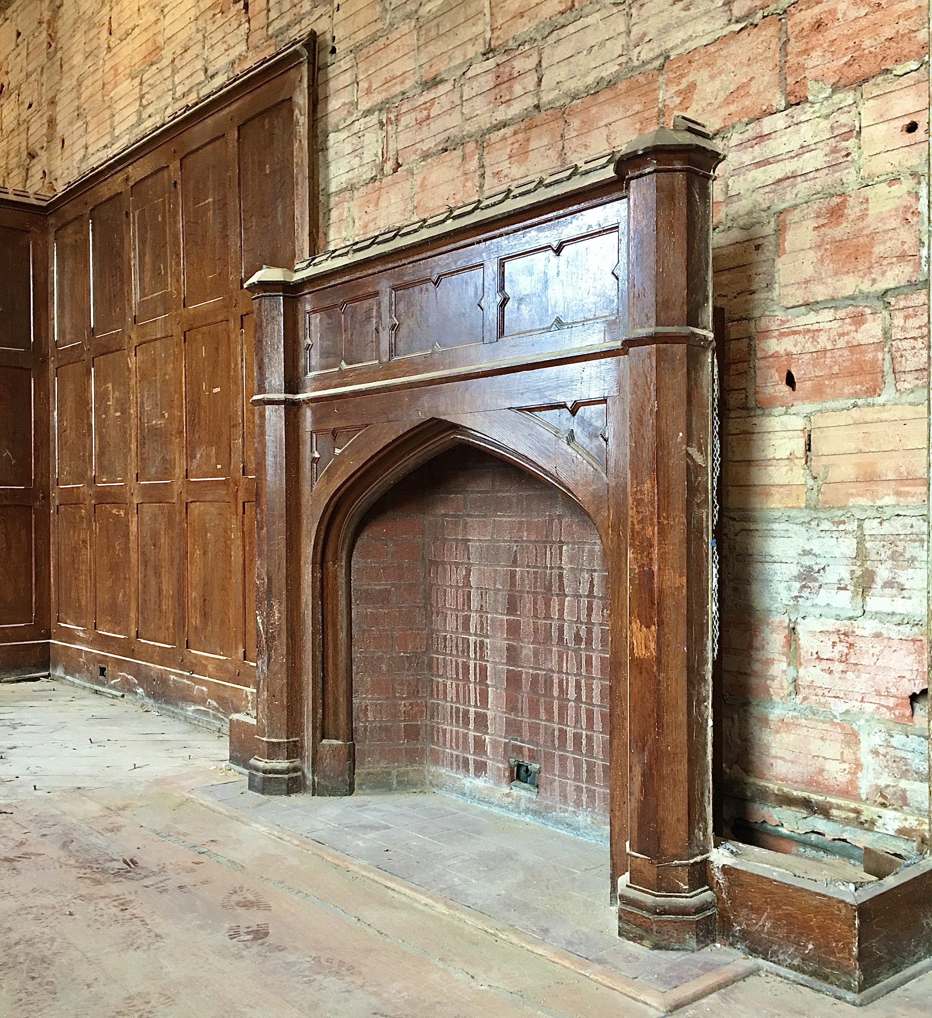 The Bedford Union Armory’s interior is full of glamorous details, like this fireplace. Photo: Lore Croghan/Brooklyn Eagle 
