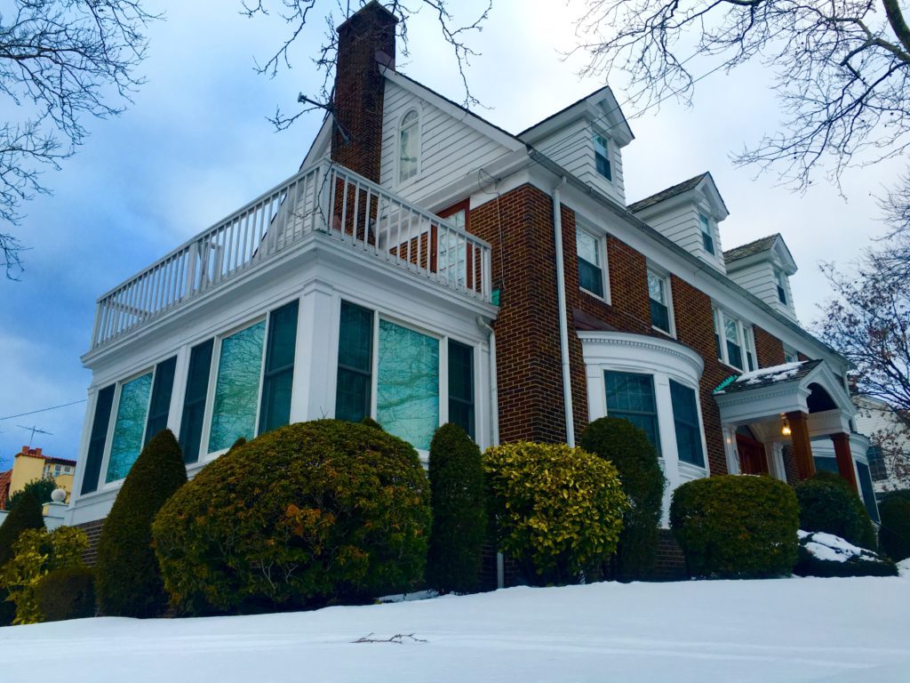 Tom Selleck’s “Blue Bloods” house looks swell in the snow. Photo: Lore Croghan/Brooklyn Eagle