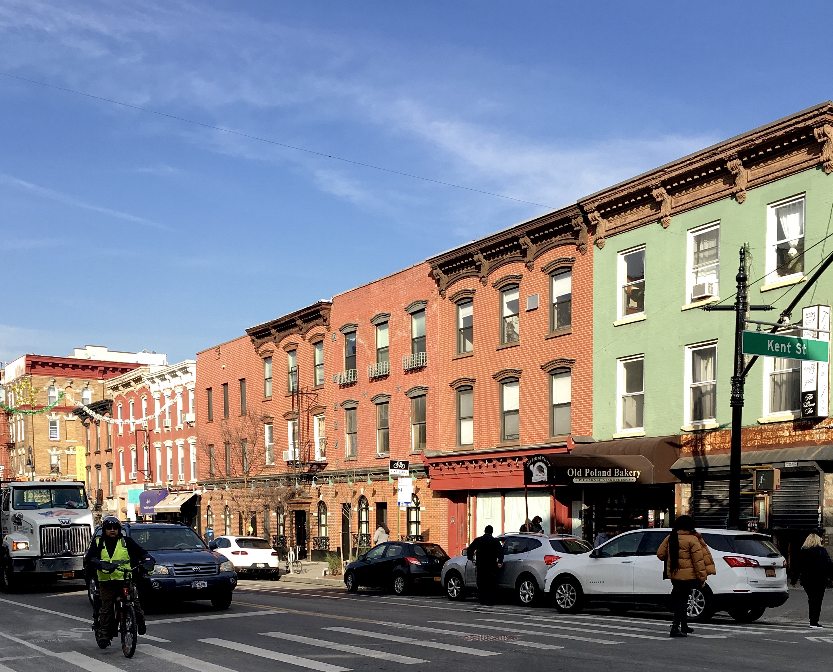 Here’s Manhattan Avenue at the corner of Kent Street. Photo: Lore Croghan/Brooklyn Eagle