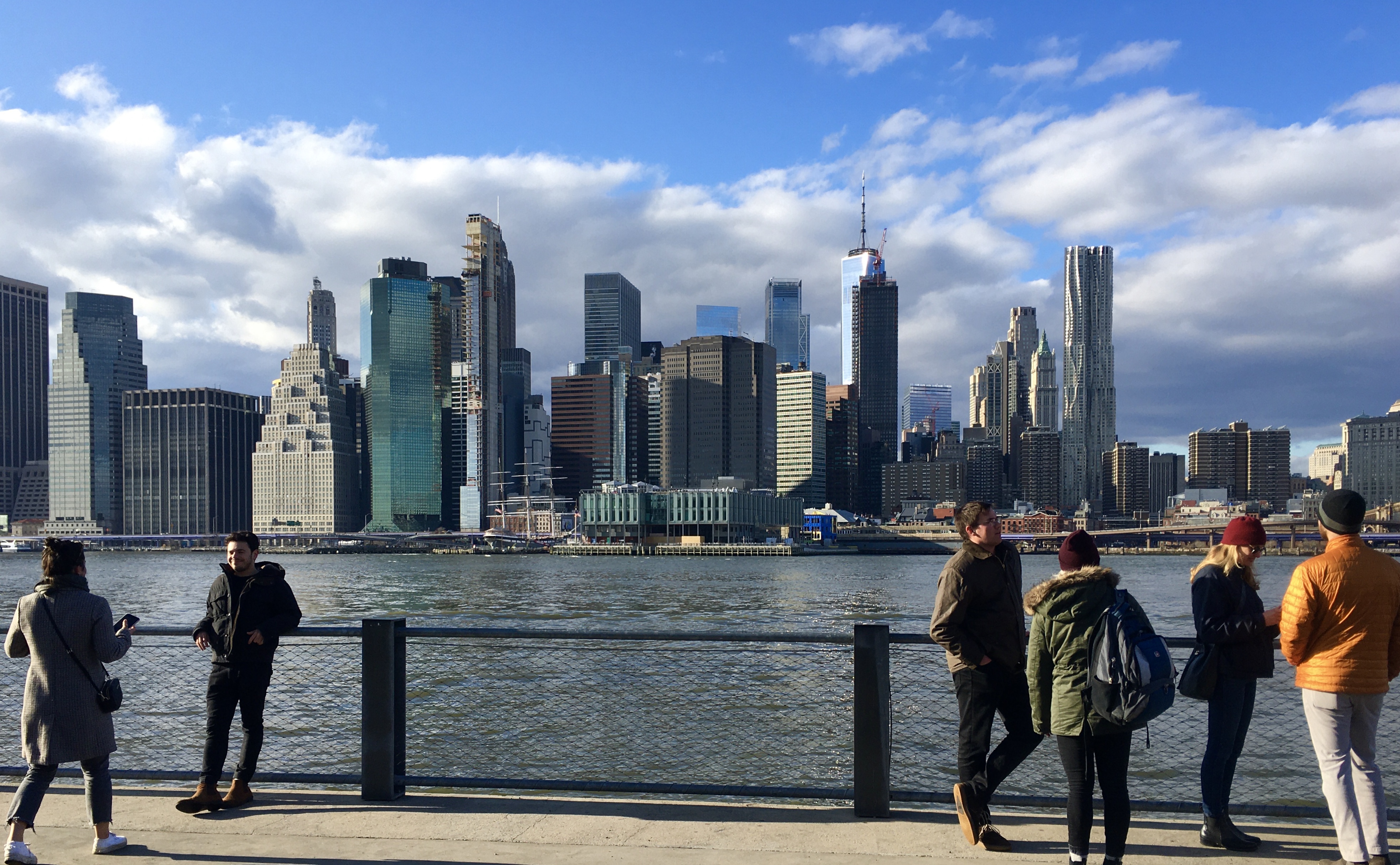 This end of Brooklyn Bridge Park’s Pier 1 is a popular place to pose for pictures. Photo: Lore Croghan/Brooklyn Eagle
