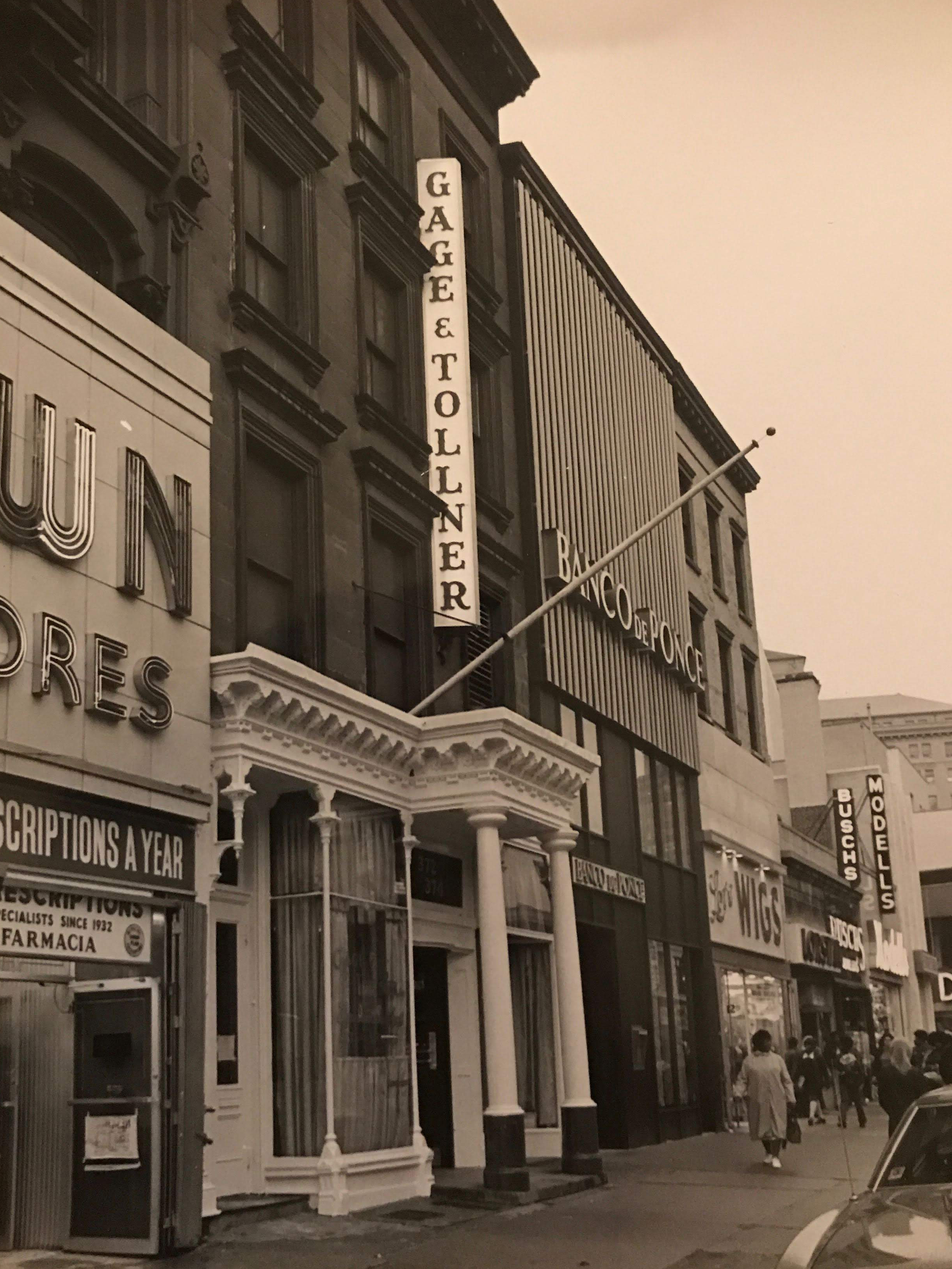 An old photo shows the 20th century Gage & Tollner sign. Photo courtesy of the Brooklyn Historical Society.