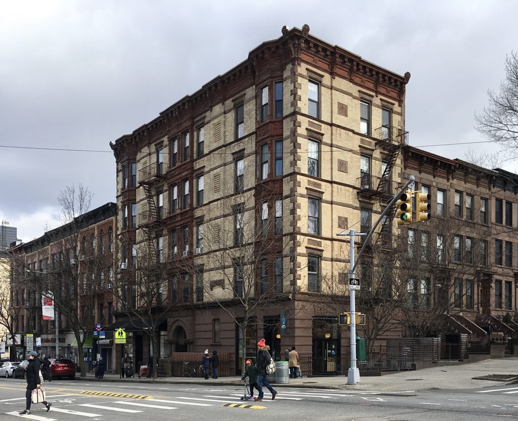 Some of the Center Slope’s classic apartment buildings have names. This one at 203 Seventh Ave. is the Annandale. Photo: Lore Croghan/Brooklyn Eagle