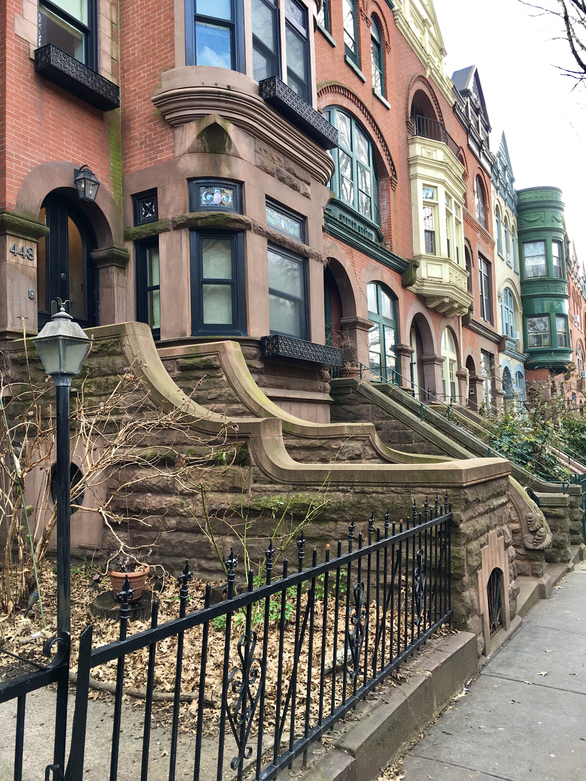 I’m obsessed with this row of 6th Street residences. Photo: Lore Croghan/Brooklyn Eagle