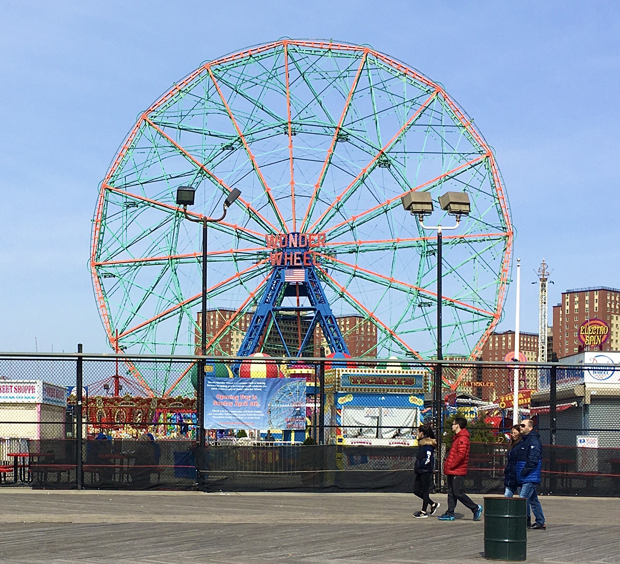 The iconic Wonder Wheel brightens this bit of the Boardwalk. Photo: Lore Croghan/Brooklyn Eagle