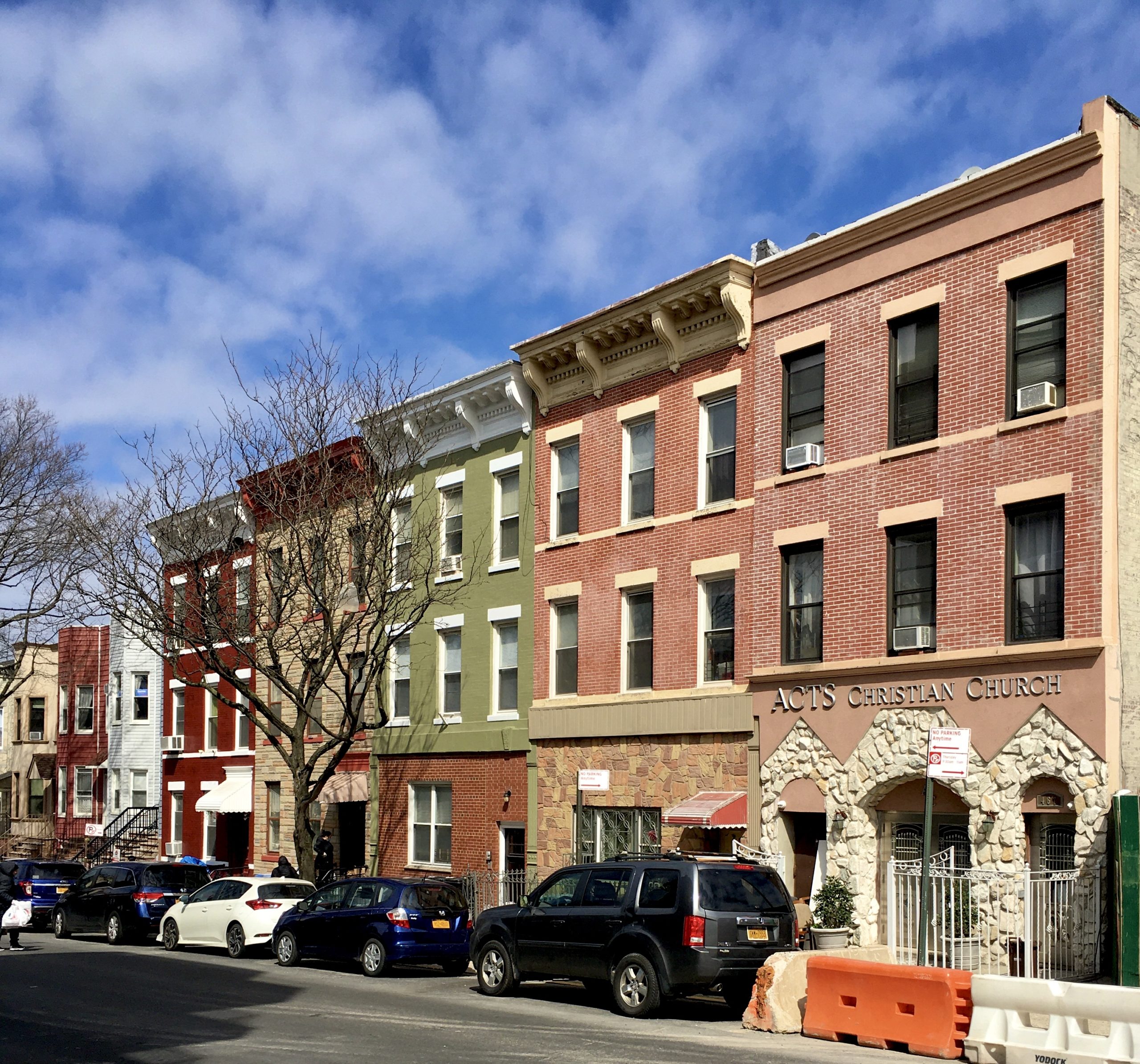 These rowhouses can be found on 36th Street near the cemetery. Photo: Lore Croghan/Brooklyn Eagle