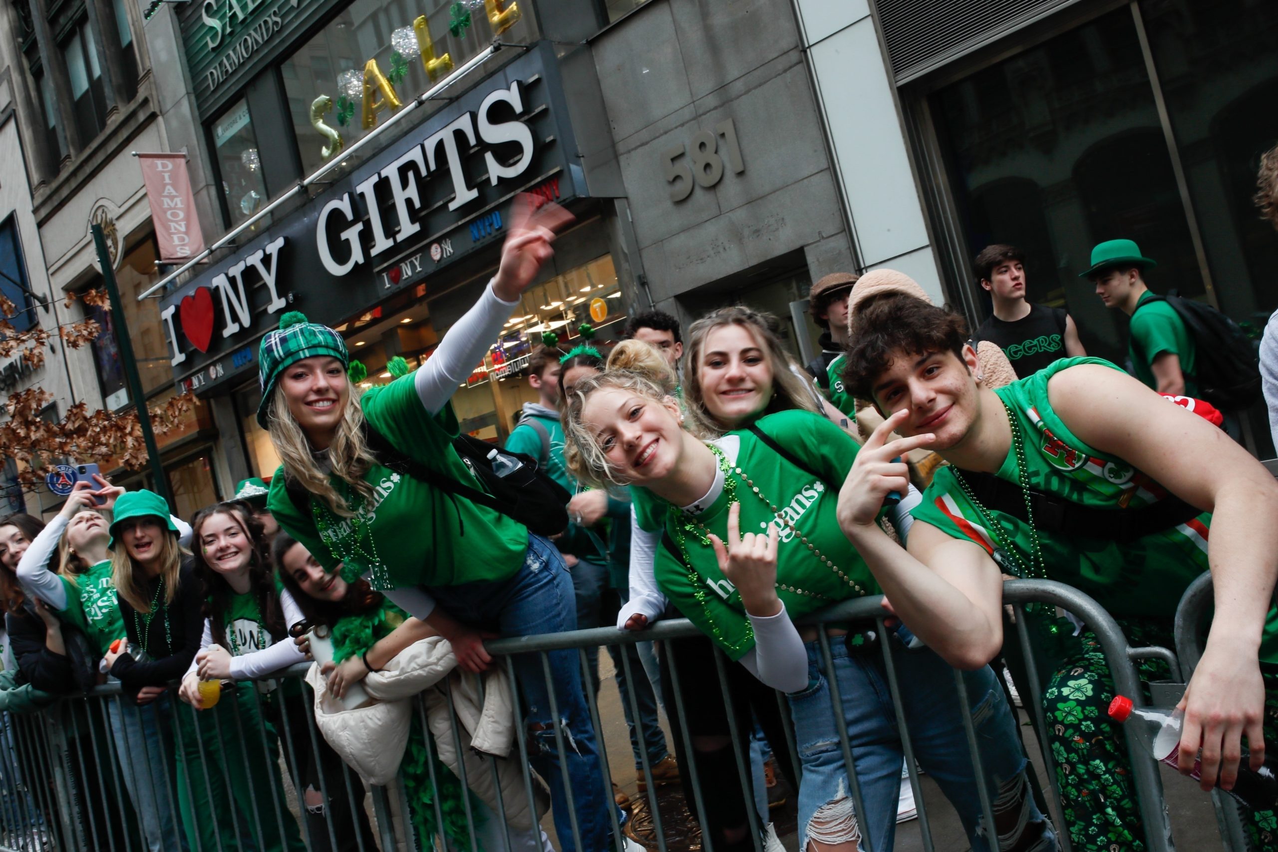 Sea of green in NYC as St. Patrick's Day Parade returns